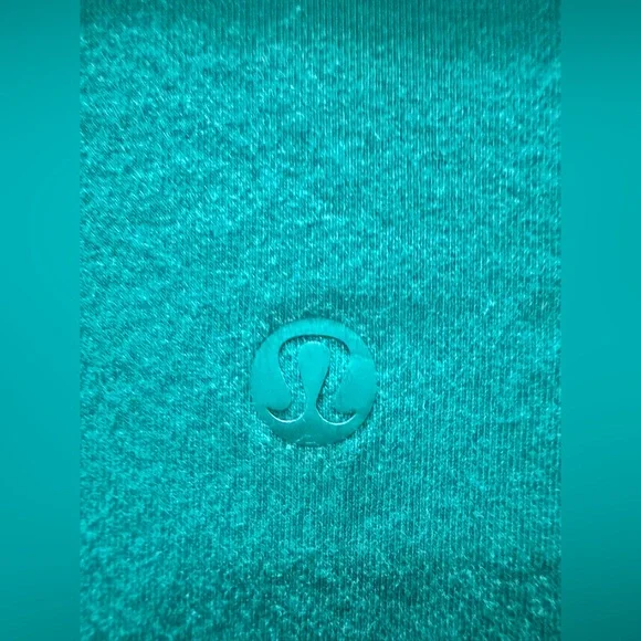 Lululemon Love V-Neck T-Shirt in Maldives Green - Picture 8 of 10